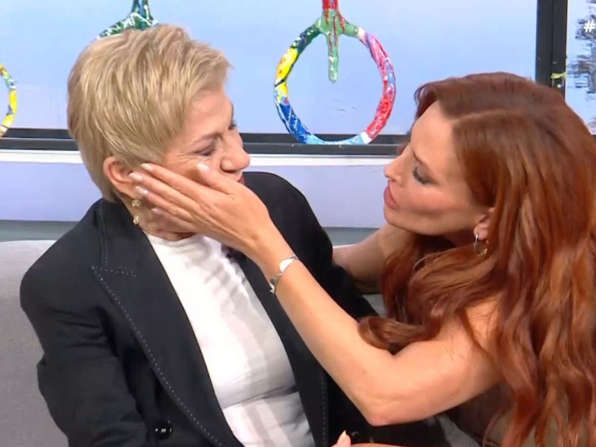 Χρύσα Ρώπα: Ξέσπασε σε κλάματα στον αέρα του «Χαμογέλα και πάλι» – Η αγκαλιά της Σίσσυς Χρηστίδου