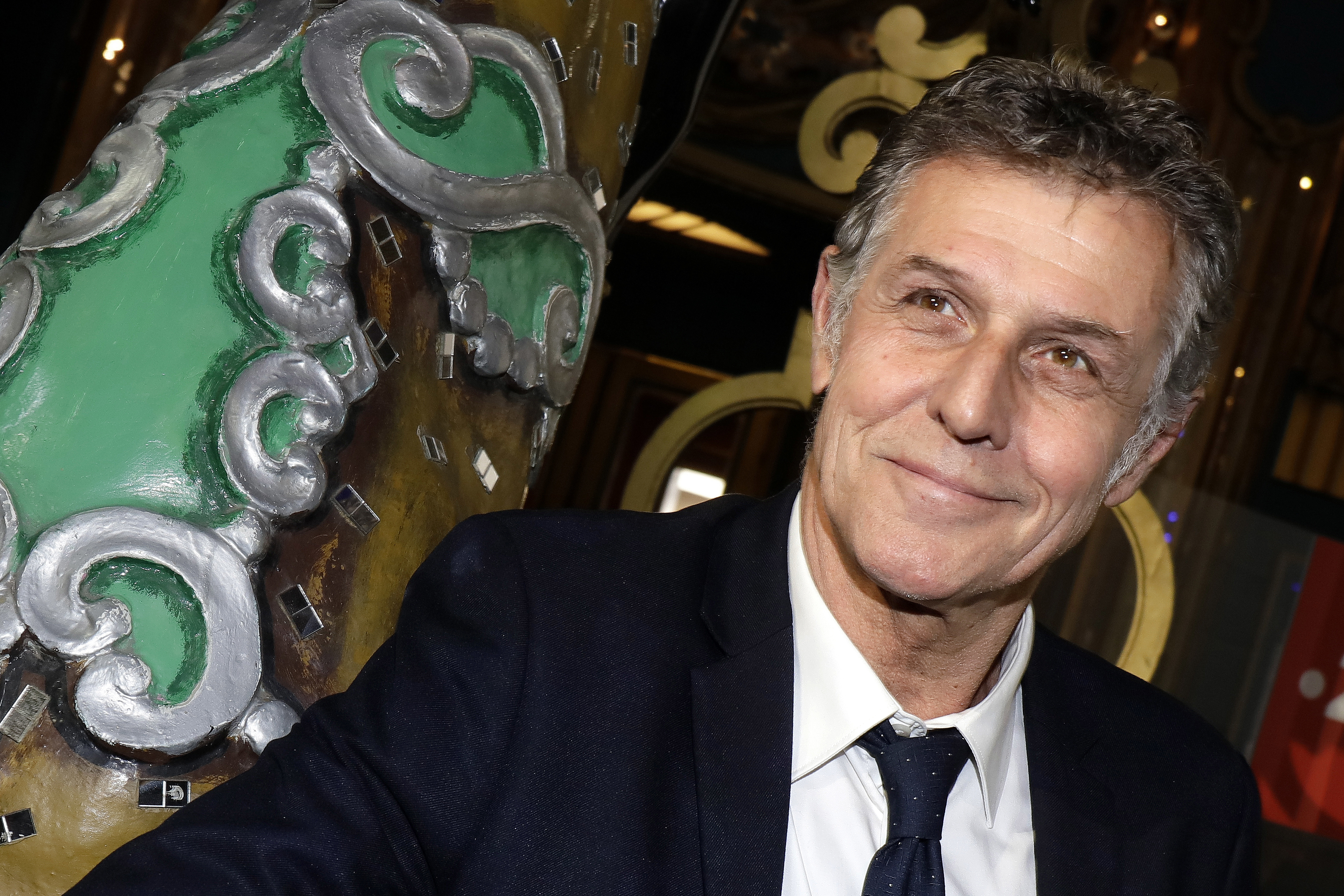 Πένθος στο «Emily in Paris»: Πέθανε ο  ηθοποιός Πιέρ Ντενί  μετά από μάχη που έδινε με τη νόσο ALS