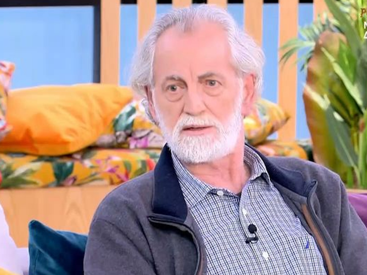 Μιχάλης Αεράκης: «Η υποψία στρέφεται στην οικογένεια Καπετανάκου» – Οι αποκαλύψεις του «Καπετάν Μανώλη» στη σειρά «Porto Leone»