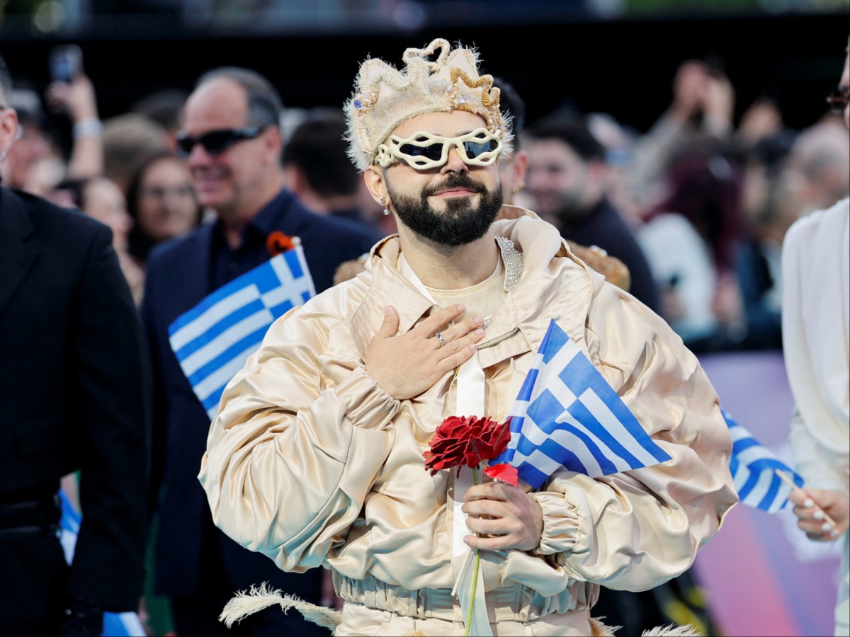 Eurovision 2026 – Akylas: Με το συρτάκι του «Ζορμπά» στο τιρκουάζ χαλί η ελληνική αποστολή
