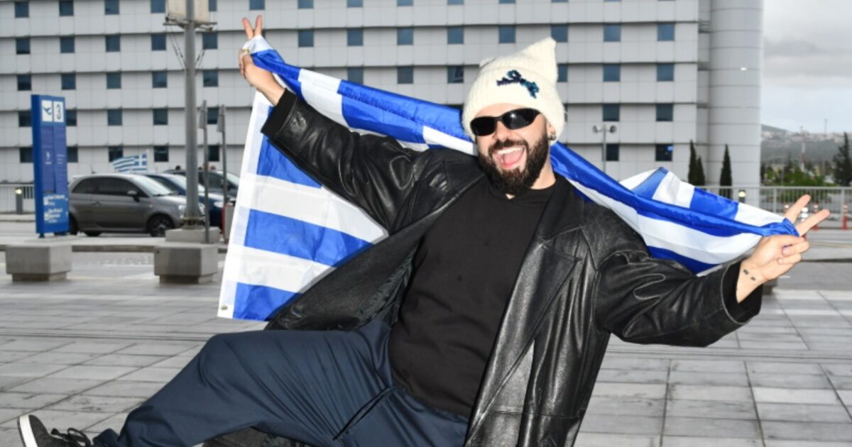 Eurovision 2026 – Akylas και ελληνική αποστολή «πέταξαν» για Βιέννη: Οι φωτογραφίες από το αεροδρόμιο