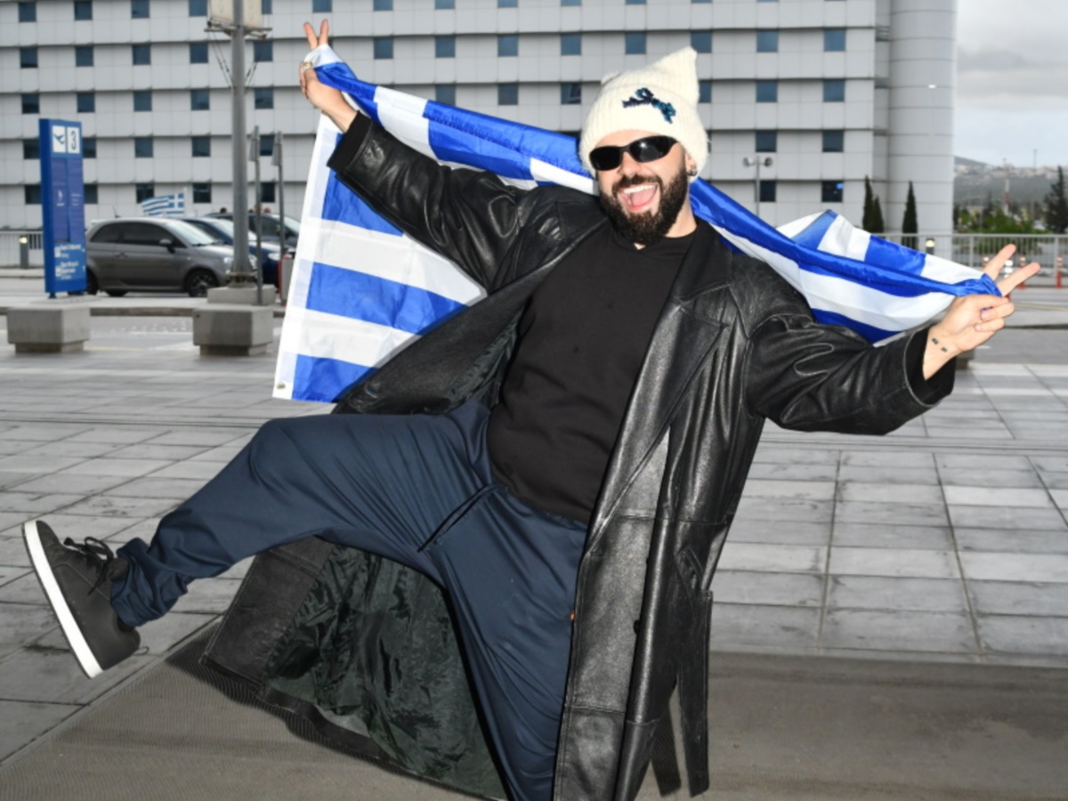 Eurovision 2026 – Akylas και ελληνική αποστολή «πέταξαν» για Βιέννη: Οι φωτογραφίες από το αεροδρόμιο