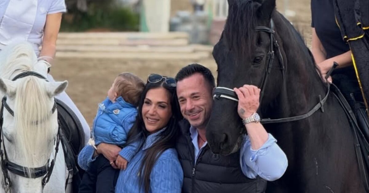 Ανθή Βούλγαρη: Η πρωτομαγιά με τον γιο της στον ιππικό όμιλο – Φωτογραφίες