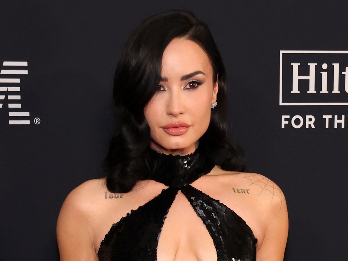 Τα glam french νύχια της Demi Lovato είναι ό,τι πρέπει για εσένα που παντρεύεσαι