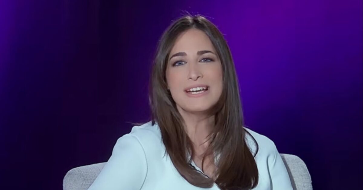 Δώρα Αναγνωστοπούλου: «Δεν μου είναι εύκολο να εκθέτω την προσωπική μου ζωή – Με τον σύζυγό μου οριακά δεν βλεπόμαστε»