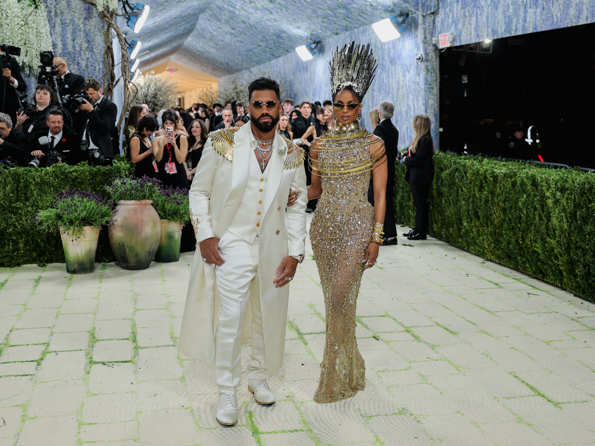 Met Gala 2026: Όταν η τέχνη του μετάλλου συνάντησε τη θηλυκότητα  δια χειρός Celia Kritharioti!