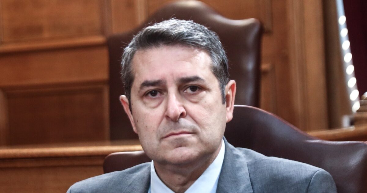Ο Γιώργος Μυλωνάκης βγήκε από τη ΜΕΘ και θα μεταφερθεί σε εξειδικευμένο κέντρο αποκατάστασης: Το νεότερο ιατρικό ανακοινωθέν