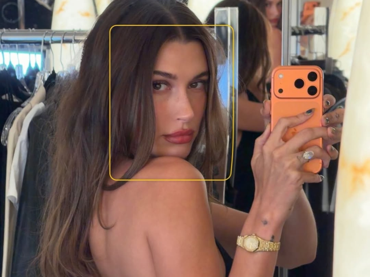 Η Hailey Bieber άφησε στην άκρη τα «clean girl» νύχια και δοκίμασε το πιο εύκολο DIY μανικιούρ του καλοκαιριού