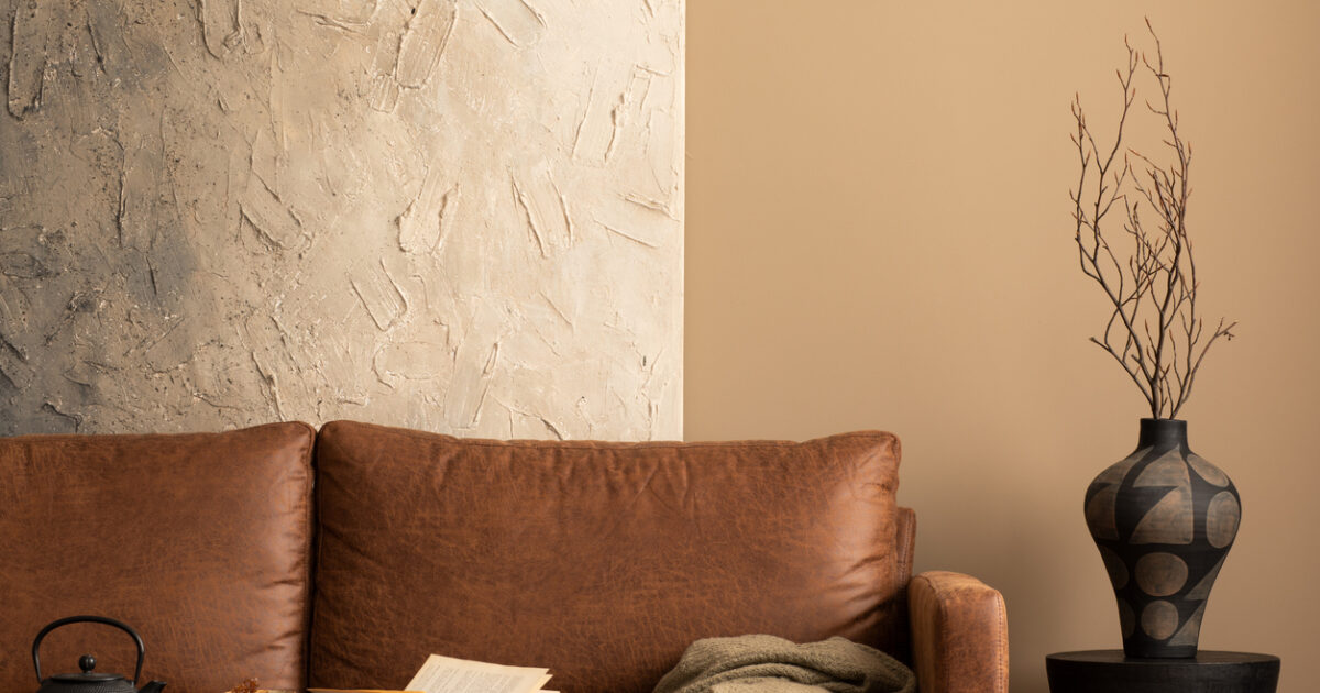 Leather Effect: Γιατί οι interior designers επιστρέφουν ξανά και ξανά στο δέρμα