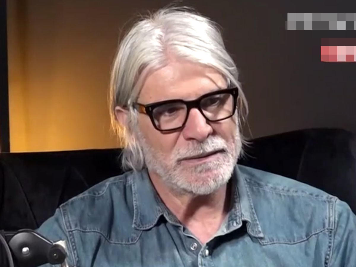 Μάνος Πίντζης: «Έχω πιάσει τον γιο μου στο TikTok να πέφτει σε βίντεο τα οποία λένε ακατάληπτα πράγματα»