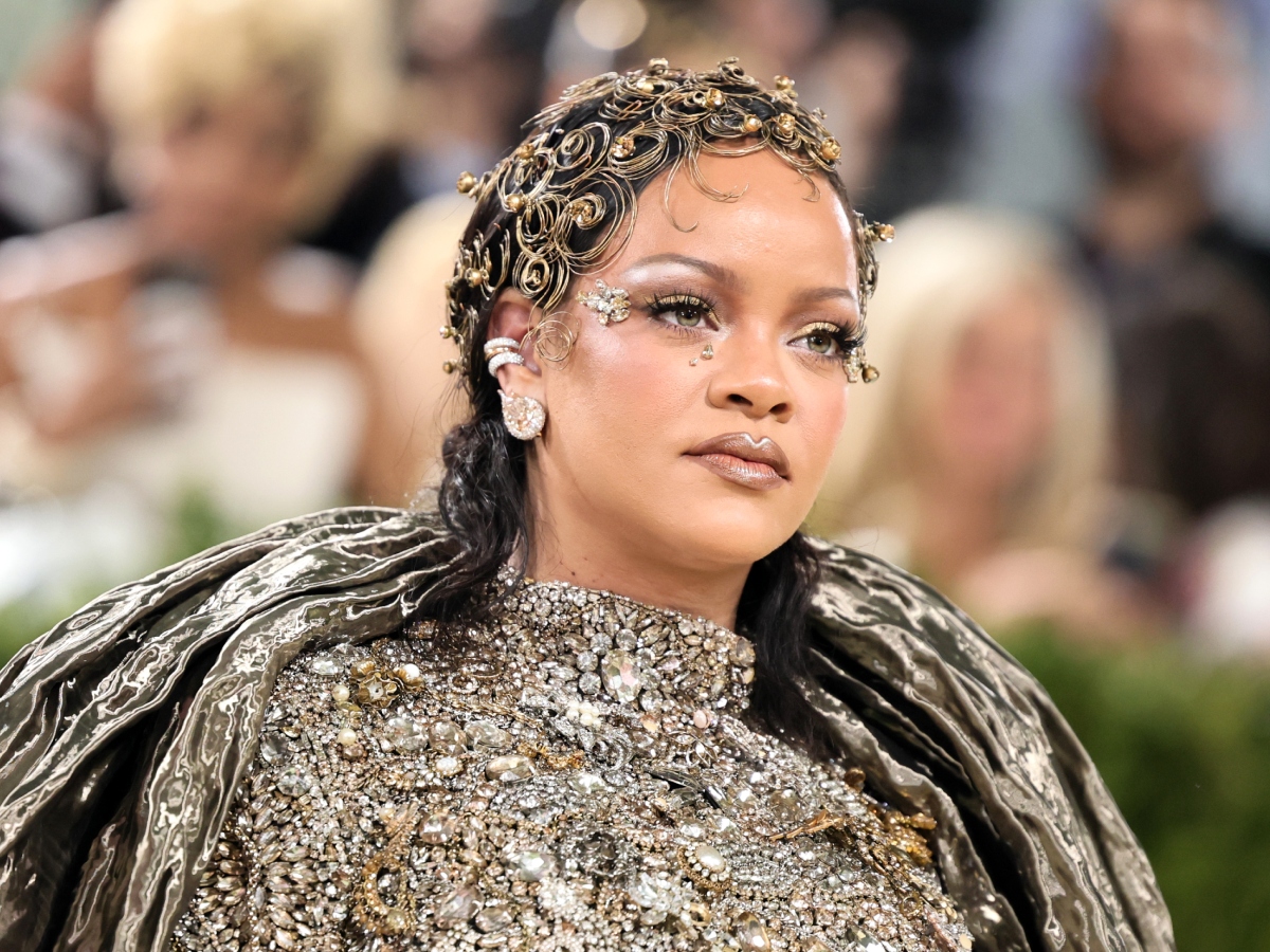 Met Gala 2026: Από minimal μέχρι extravagant τα αξεσουάρ μαλλιών των celebrities ήταν iconic