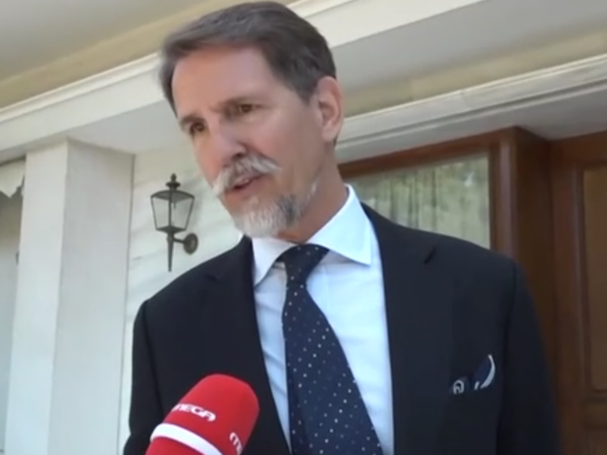 Ο Παύλος Ντε Γκρες απαντά για το ατύχημα του γιου του, Οδυσσέα στο κεφάλι