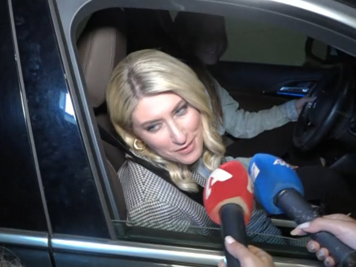 Σία Κοσιώνη: Σήμερα το τηλεοπτικό αντίο από τον ΣΚΑΪ – Η αντίδραση στην κάμερα και η υπόσχεση στους δημοσιογράφους