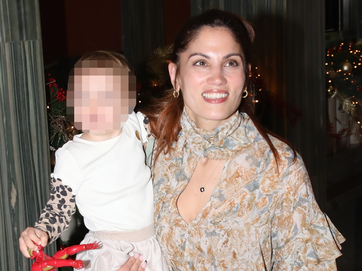 Μαίρη Συνατσάκη: Η απάντηση σε ερώτηση γιατί η 3μισι ετών κόρη της δεν έχει μακριά μαλλιά