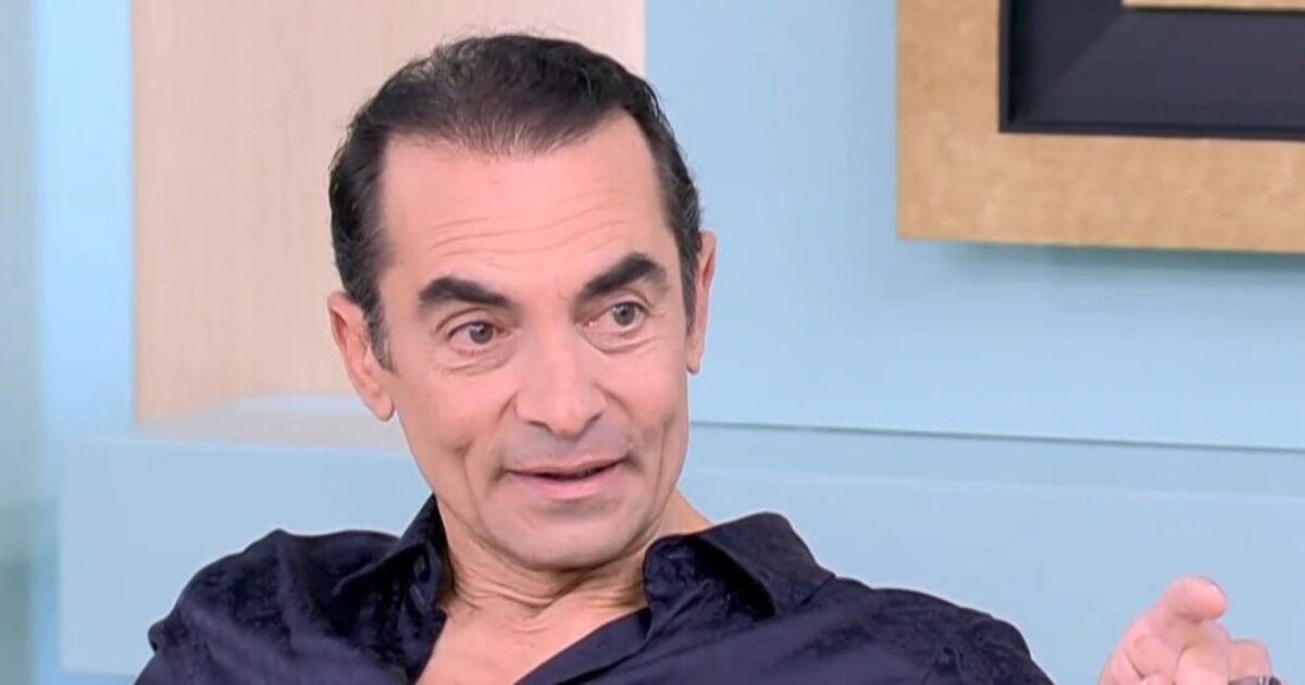 Αλέκος Συσσοβίτης: Η on air αντίδραση σε ερώτηση για την προσωπική του ζωή – «Δεν χρειάζεται να ξέρει τα πάντα για εμάς ο κόσμος»