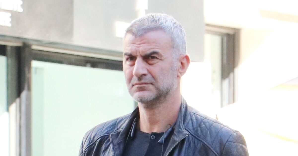 Γωγώ Μαστροκώστα: Η συγκινητική ανάρτηση – «Ο Τραϊανός Δέλλας έφευγε με την τελευταία πτήση για Αθήνα και επέστρεφε το πρωί άυπνος»