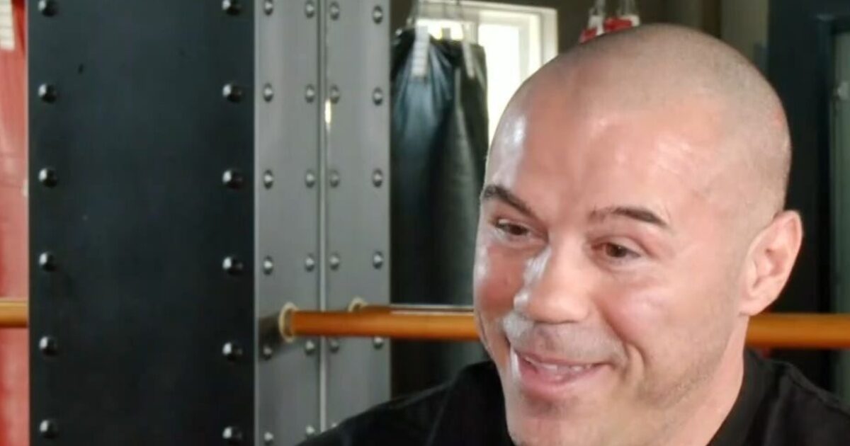 Μιχάλης Ζαμπίδης: «Μια μέρα πριν τον αγώνα με τον Φλόιντ Μεϊγούεδερ πρέπει να ζυγίζω 71 κιλά» – Η ρήτρα με το υπέρογκο ποσό που έχει υπογράψει