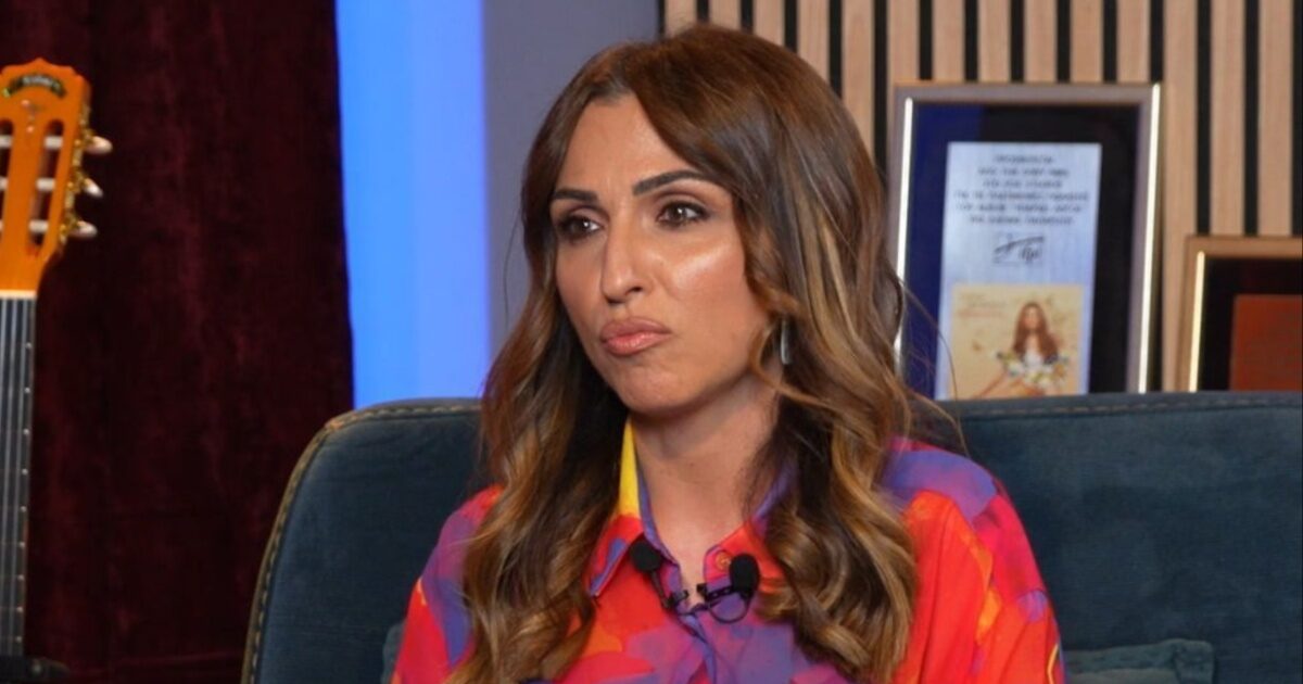 Ζωή Παπαδοπούλου: «Η Χάρις Αλεξίου στην κηδεία της Μαρινέλλας ήταν βαθιά ταραγμένη – Έζησαν παράλληλες ζωές»