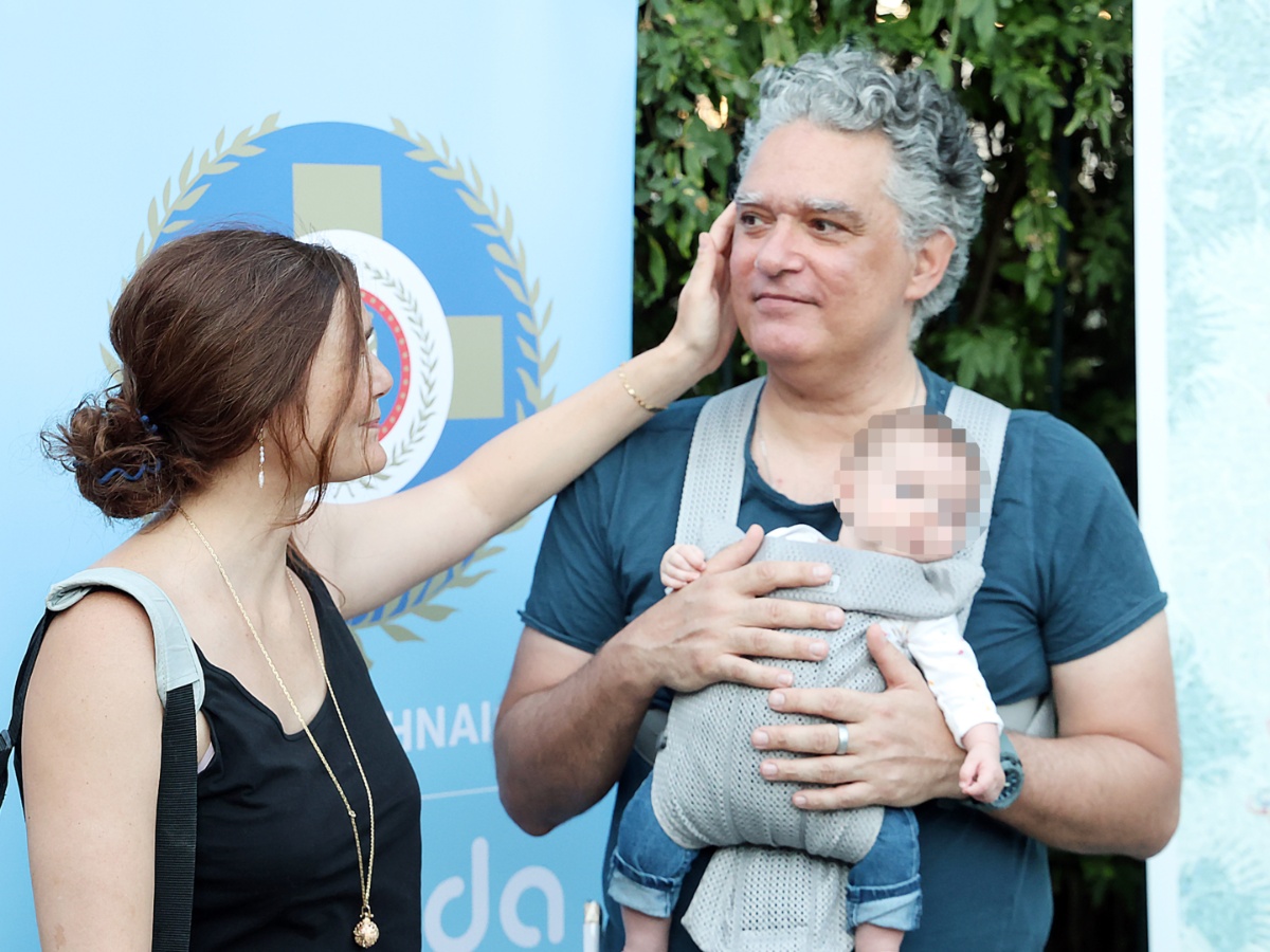 Αλεξάνδρα Αϊδίνη: Η πρώτη δημόσια εμφάνιση με τον Σπύρο Γιανναρά και την 3,5 μηνών κόρη τους