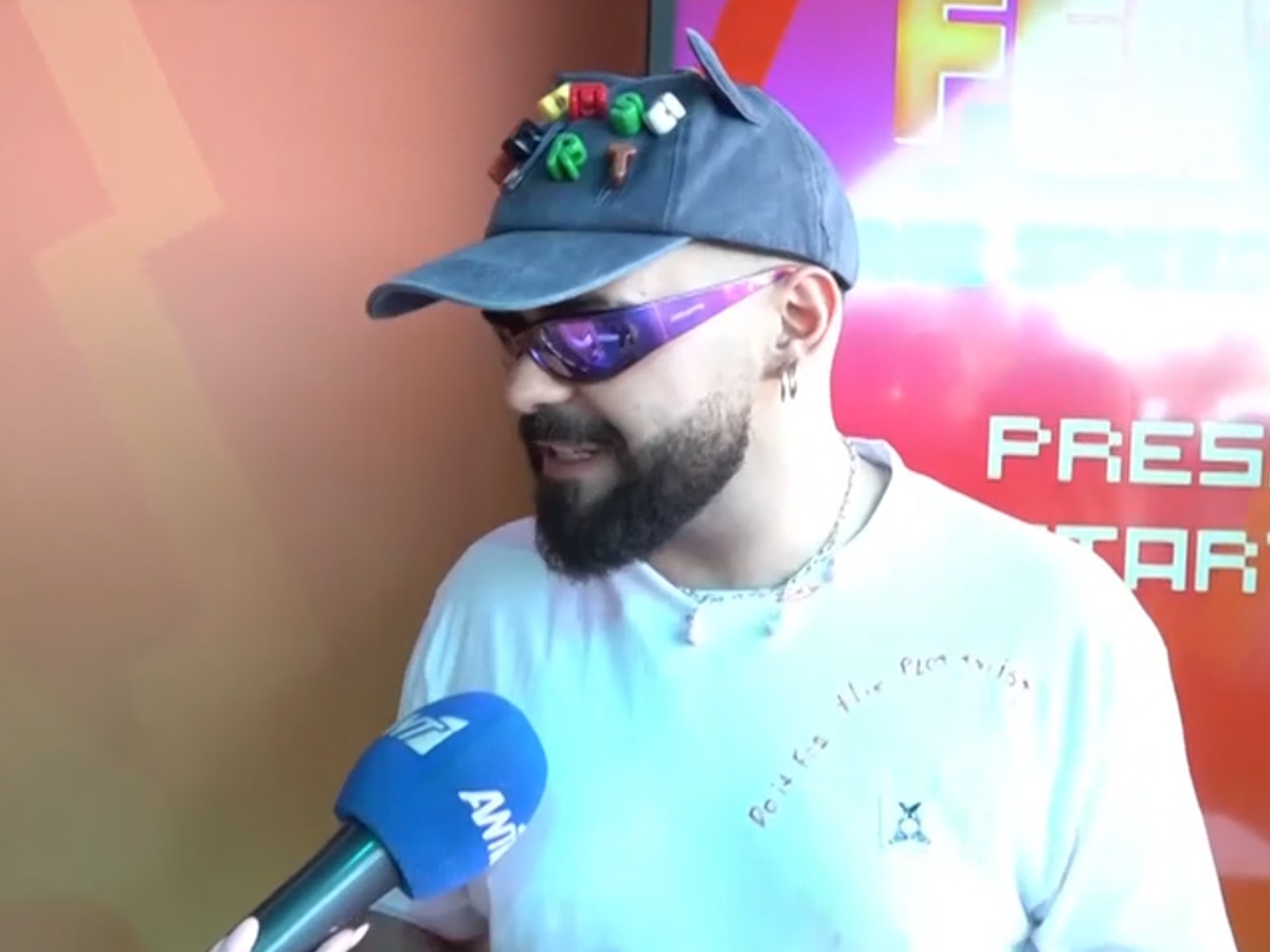 Ακύλας: «Η διαφήμιση για γνωστό ταχυφαγείο με βοήθησε να ξεφύγω από το οικονομικό μου πρόβλημα»