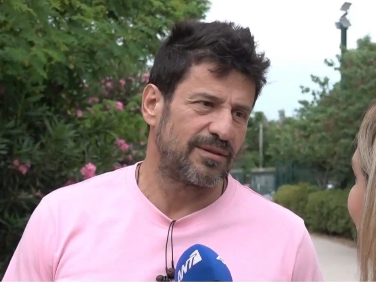 Αλέξης Γεωργούλης: «Θα πάμε στον γάμο της Δανάης Μπάρκα μετά το θέατρο – Θέλω να δω τη Βίκυ Σταυροπούλου όταν θα ακούσει το “γιαγιά”»