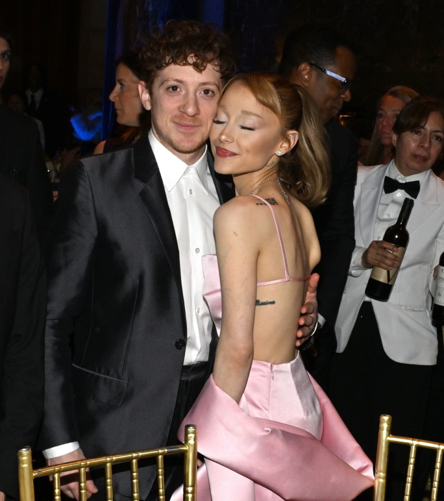 Ariana Grande – Ethan Slater: Αθόρυβος χωρισμός μετά από τρί