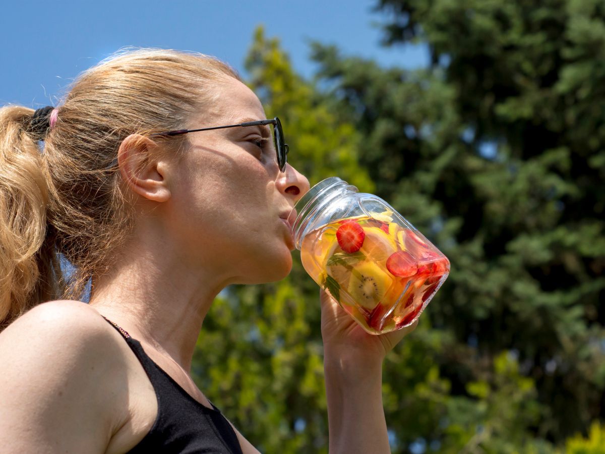 Detox Water: Το μυστικό για καλύτερη ενυδάτωση του οργανισμού και λιγότερο φούσκωμα
