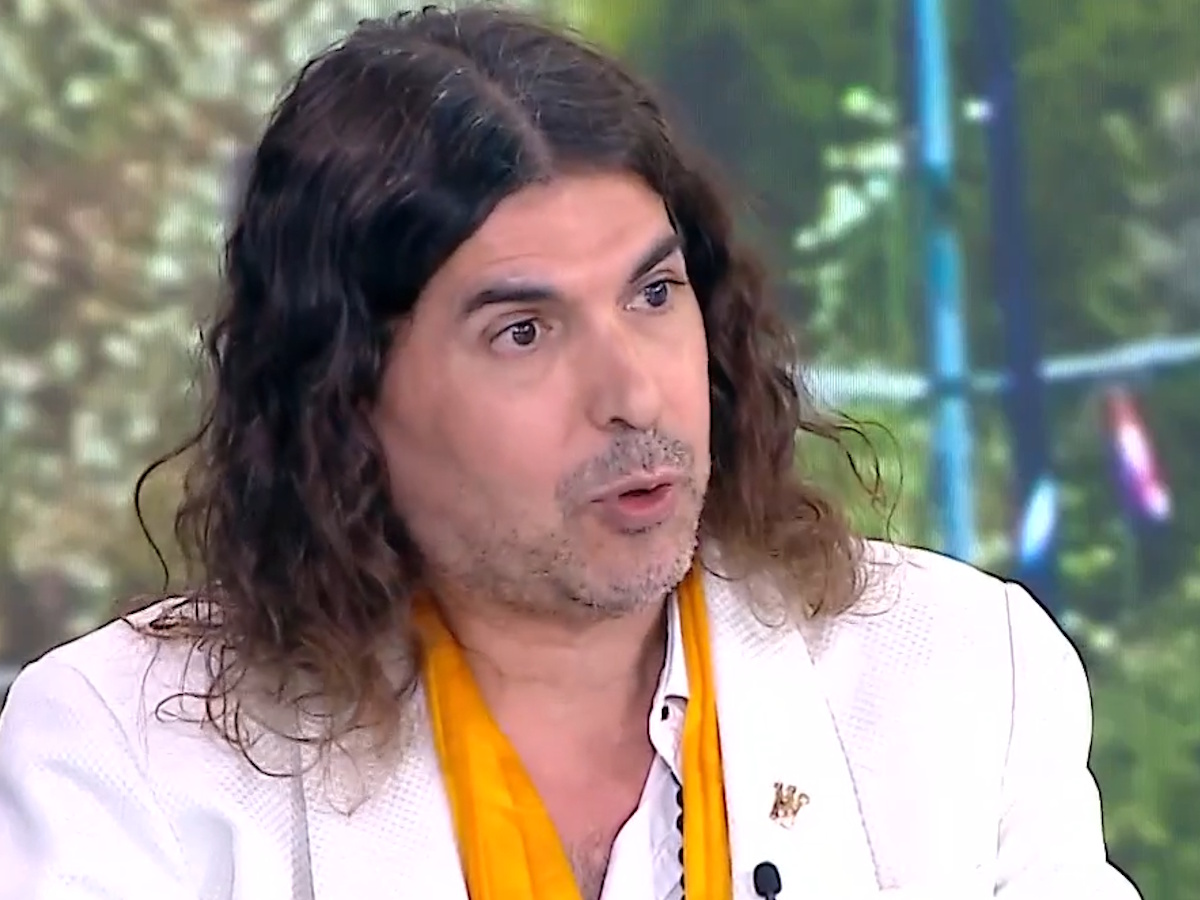 Ο σχεδιαστής, Ερωτόκριτος για τη Μαρία Καρυστιανού: «Δεν τη βλέπω ως χαροκαμένη μάνα, αλλά ως ευλογία»