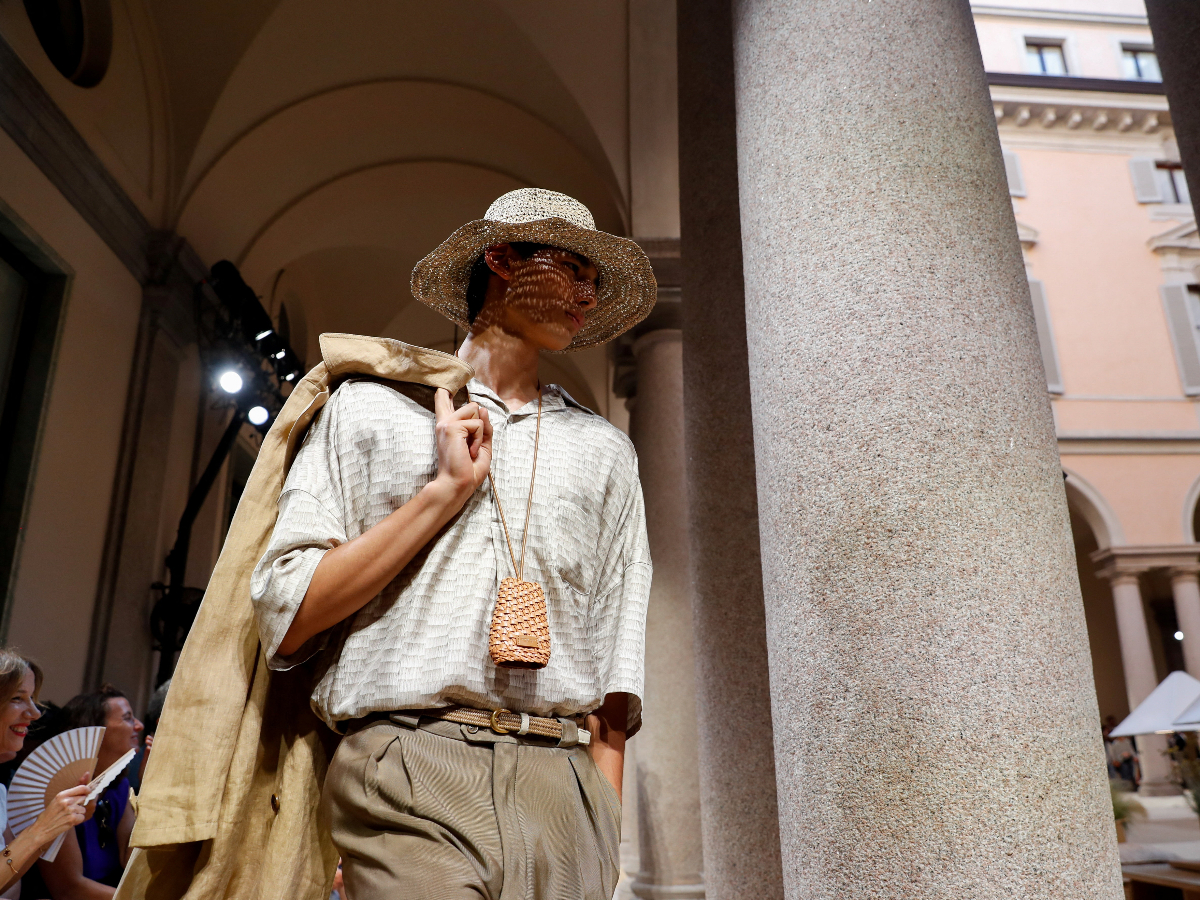 Giorgio Armani SS27: Τα χρώματα της Μεσογείου γίνονται η πιο κομψή έμπνευση του καλοκαιριού