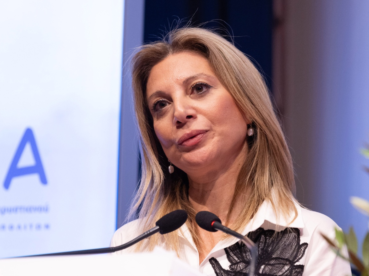 Μαρία Καρυστιανού: «Ο όρος γυναικοκτονία τοποθετεί τη γυναίκα στις ευάλωτες ομάδες και τονίζει τη φυλετική διάκριση»