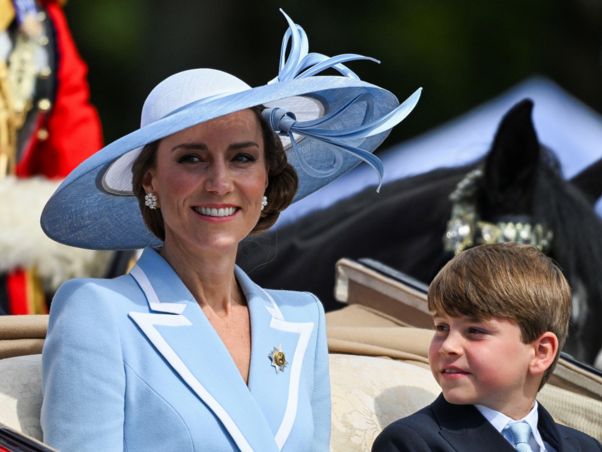 Trooping the Colour 2026: Η λαμπρή παρέλαση για τα γενέθλια του βασιλιά Καρόλου – Η εντυπωσιακή εμφάνιση της Kate Middleton