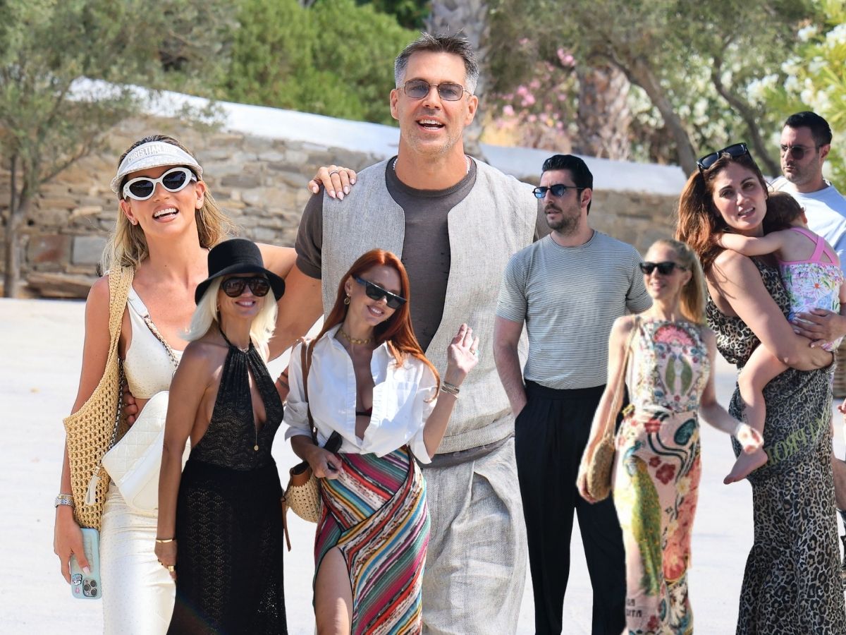 Αθηνά Οικονομάκου – Μπρούνο Τσερέλα: Οι αφίξεις στο pre-wedding party στην Πάρο! Οι celebrities που έδωσαν το «παρών»