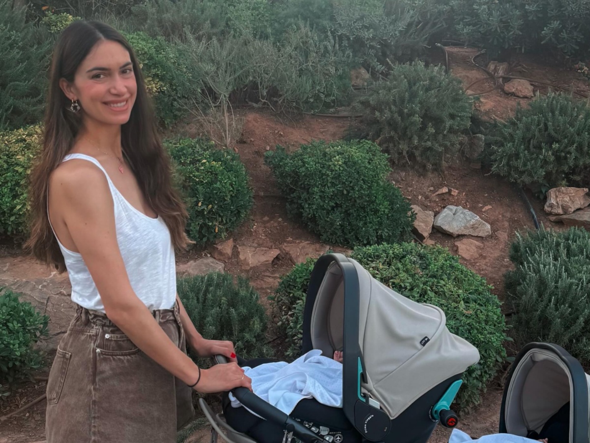 Άννα Πρέλεβιτς: Η τρυφερή φωτογραφία με τις δίδυμες κόρες της
