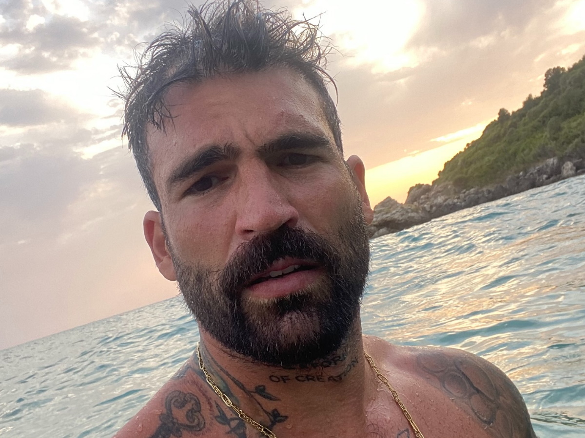 Δημήτρης Αλεξάνδρου: Ο λόγος που κρατάει «κρυφούς» τους προορισμούς που επισκέπτεται