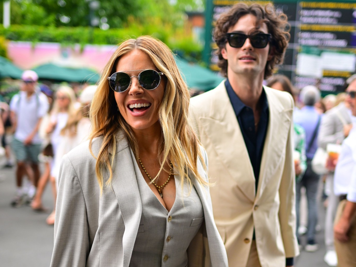 Sienna Miller: Επέστρεψε στο Wimbledon με ένα καλοκαιρινό κουστούμι που λατρέψαμε