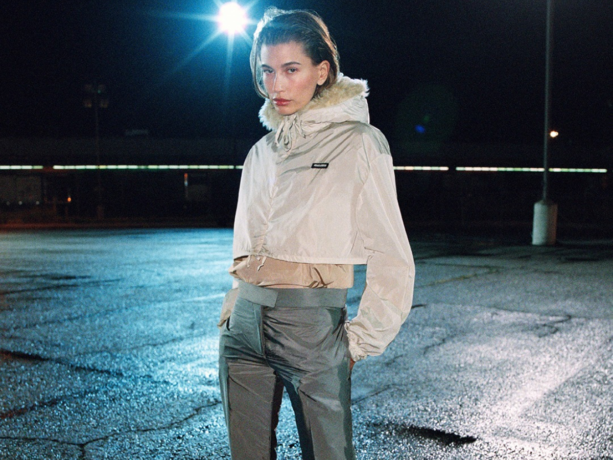 Hailey Bieber: Eπιστρέφει στο star cast της Miu Miu