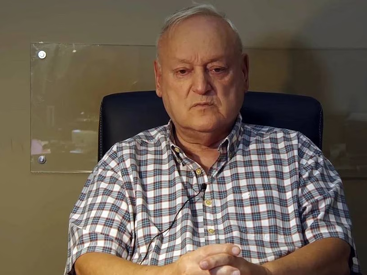Σταύρος Γεωργίου: «Με πήραν τηλέφωνο οι κόρες του – Τον βρήκαν αιμόφυρτο στο γραφείο του» λέει ο αδελφός του