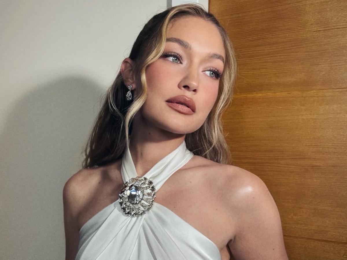 H Gigi Hadid μόλις υιοθέτησε την μοντέρνα και ωραιότερη εκδοχή του C-cut και υπεύθυνος είναι ο Δημήτρης Γιαννέτος
