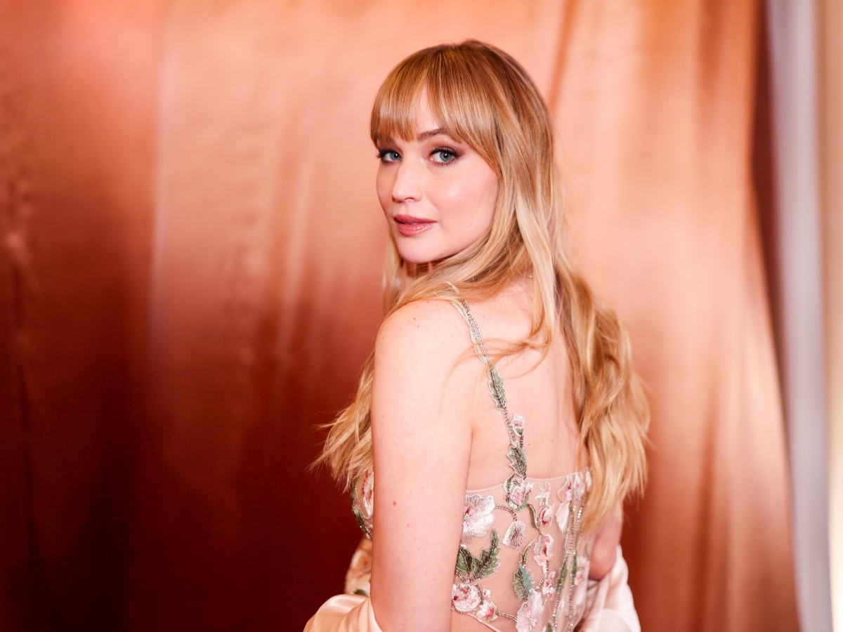 H Jennifer Lawrence μετά από αρκετά χρόνια είναι και πάλι καστανή