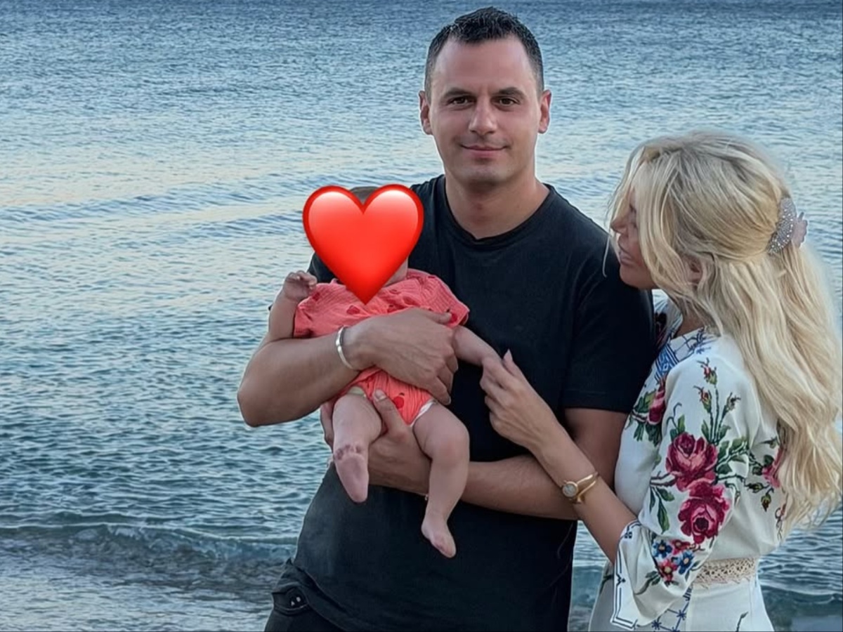 Κατερίνα Καινούργιου – Παναγιώτης Κουτσουμπής: Οι νέες οικογενειακές φωτογραφίες από την Πάρο