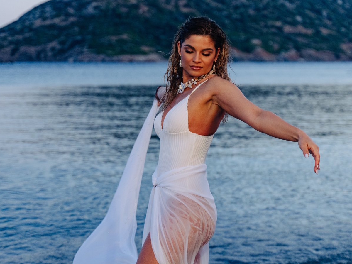 Από την Κατερίνα Κούκα στην Τζωρτζίνα Νικάκη: Το «Ρίξε στο κορμί μου σπίρτο» επιστρέφει ανανεωμένο