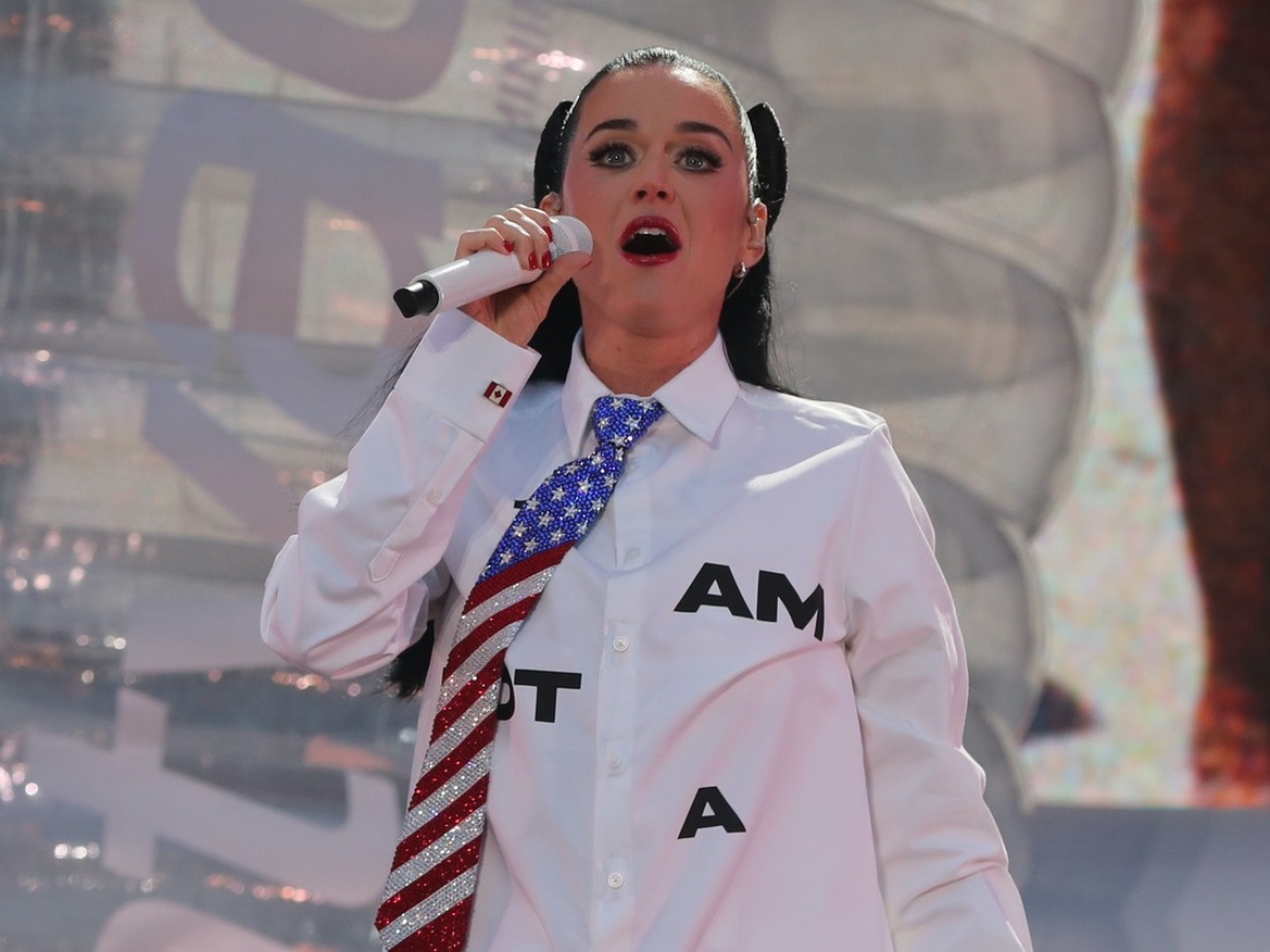 Η Katy Perry έκανε το πιο cute beauty statement με έμπνευση από τη Minnie Mouse
