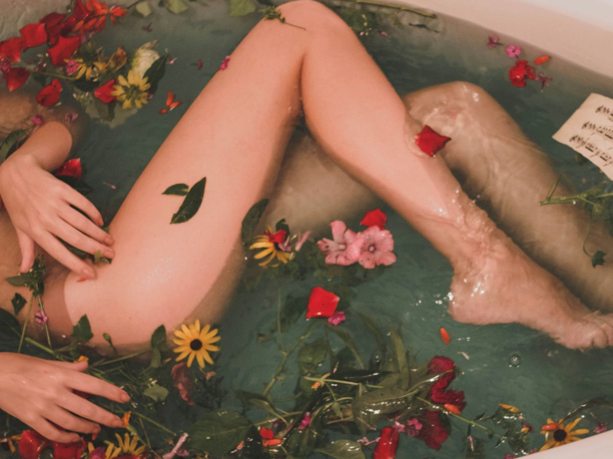 Καλοκαίρι σημαίνει self-care: Οι beauty συσκευές που θα δεις παντού φέτος