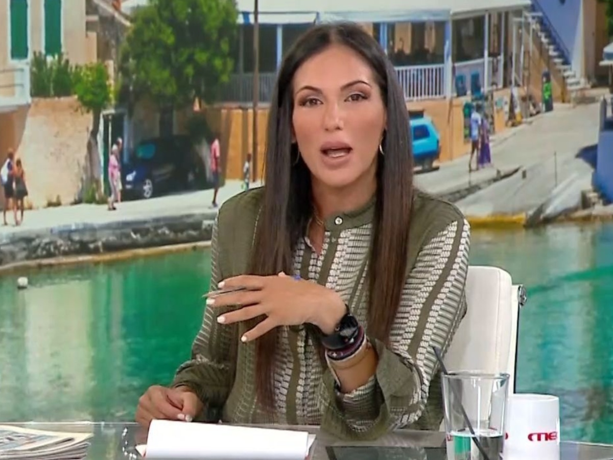 Ανθή Βούλγαρη: Έξαλλη με μήνυμα που έλαβε στον αέρα της εκπομπής – «Το ότι είμαι μάνα, δε σημαίνει ότι δεν ενημερώνομαι και δε δουλεύω»