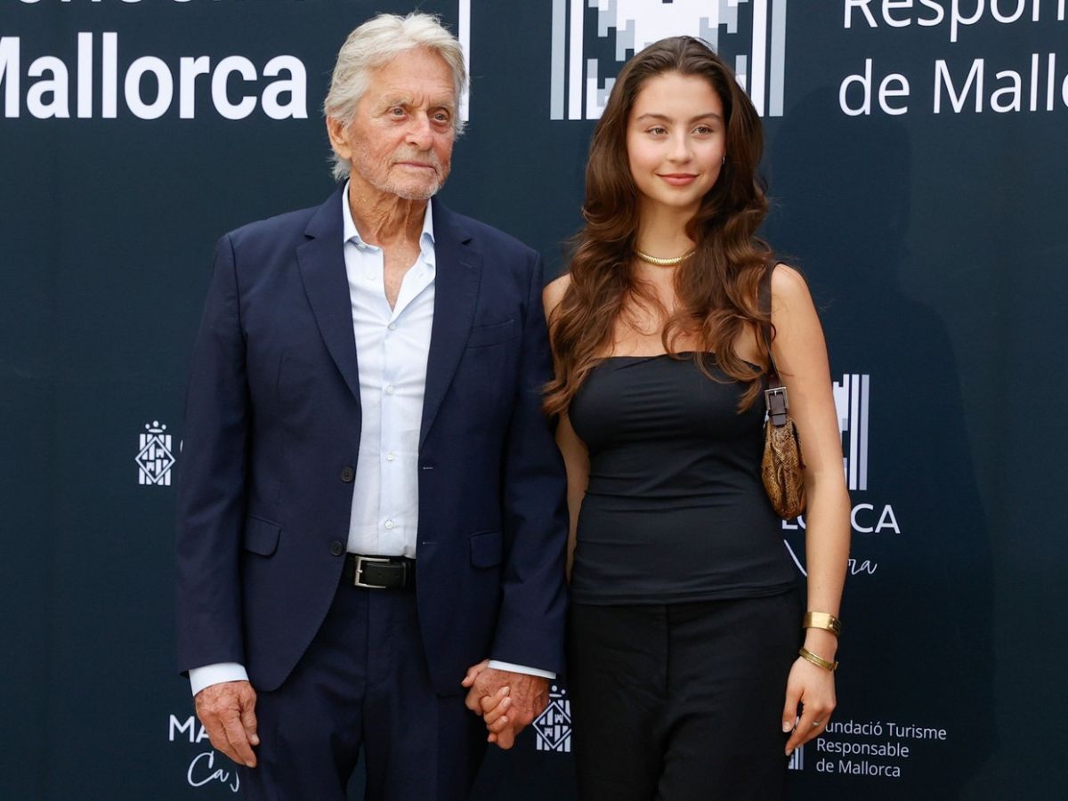 Carys Douglas: Η κόρη τoυ Michael Douglas και της Catherine Zeta-Jones εξελίσσεται στο νέο it-girl του Hollywood