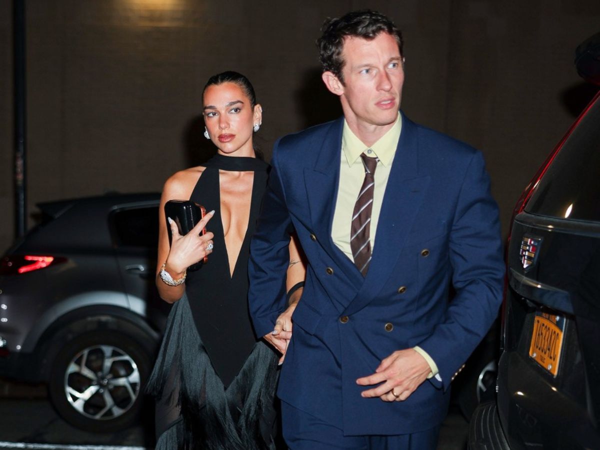 Dua Lipa – Callum Turner: ‘Εκλεψαν τις εντυπώσεις με το άψογο στιλ τους στην πρώτη red carpet εμφάνιση μετά τον γάμο τους