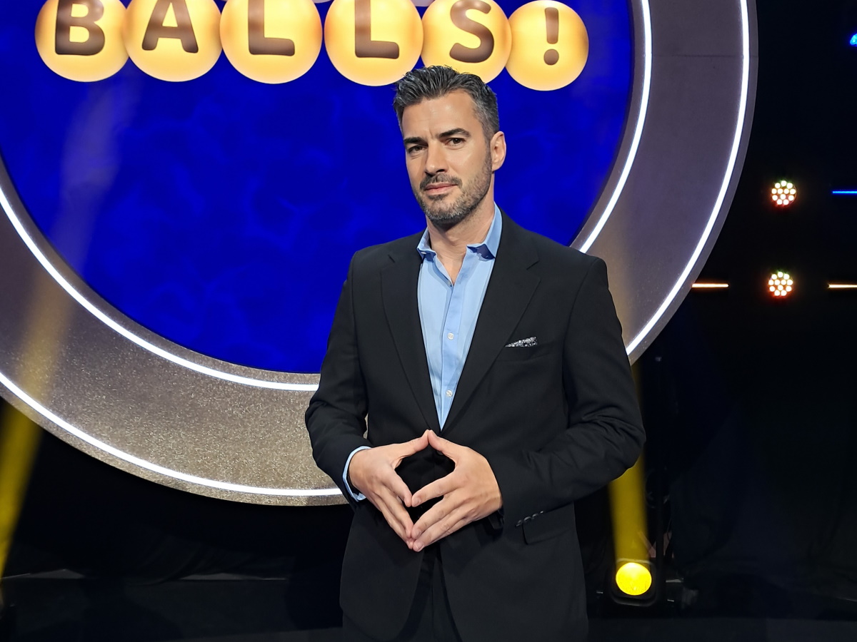 Ο Γιάννης Τσιμιτσέλης με το «The Quiz with Balls» έρχεται στον ΣΚΑΪ – Η επίσημη ανακοίνωση