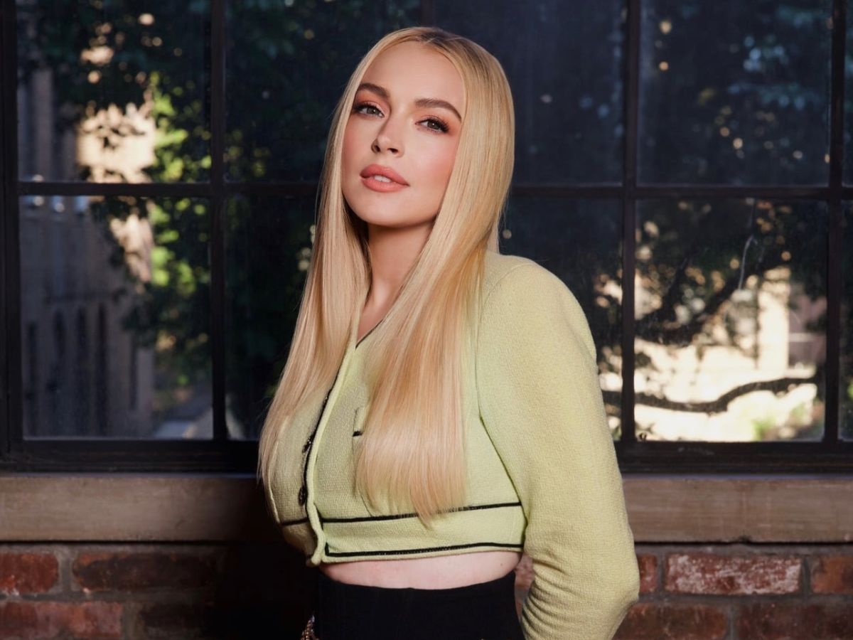 Lindsay Lohan: Έγινε ξανά κοκκινομάλλα και μας γύρισε πίσω στη νοσταλγική δεκαετία των ’00s
