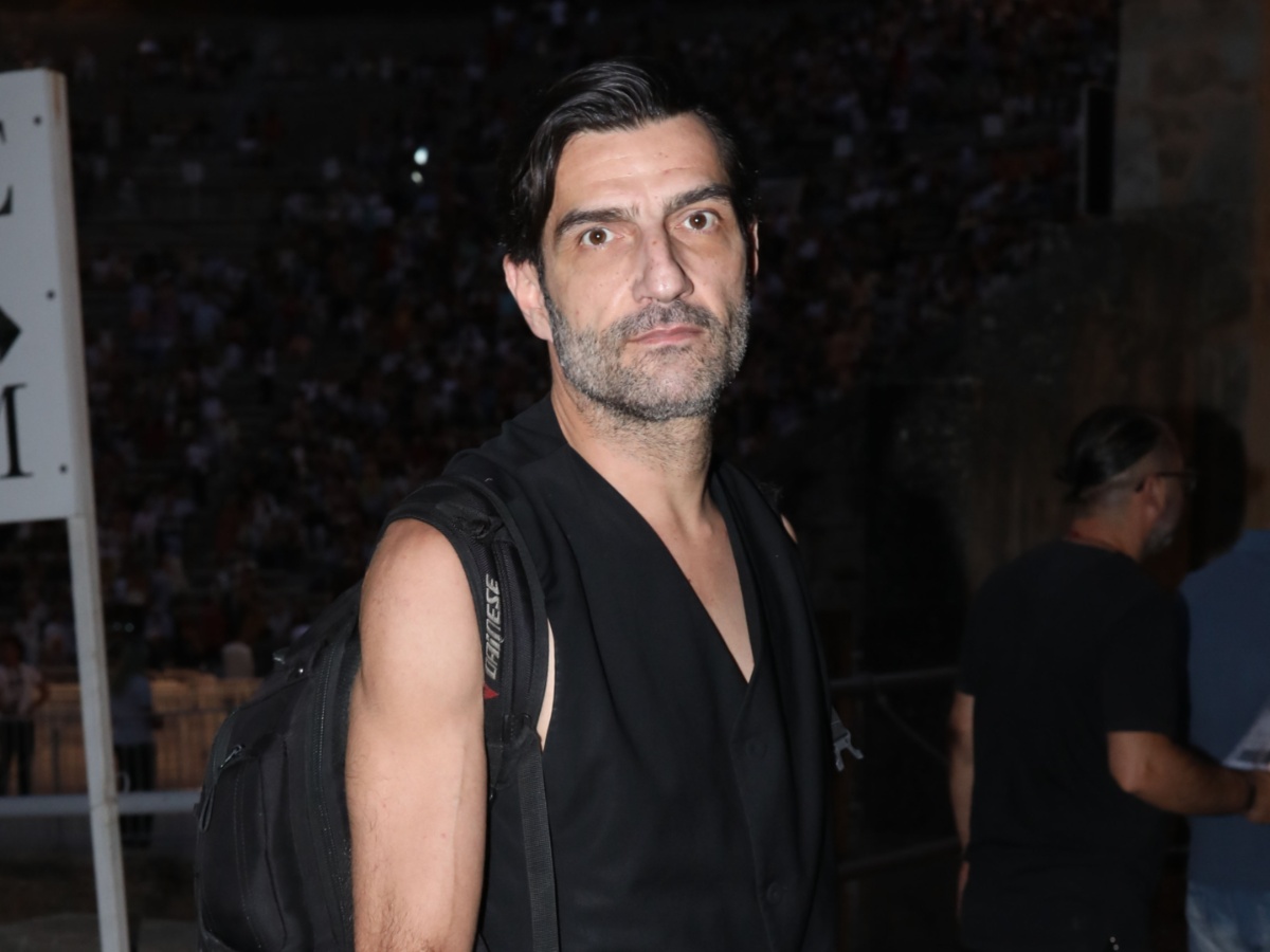 Νίκος Κουρής: «Ο έρωτας είναι η μόνη ζωή και ταυτόχρονα το πιο κοντινό πράγμα στον θάνατο» – Η αναφορά στον γιο του