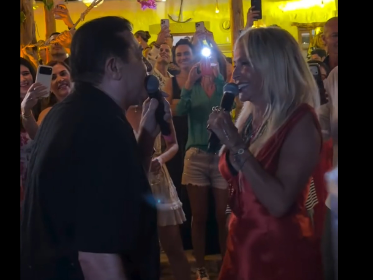 Άννα Βίσση – Λευτέρης Πανταζής: Το αυθόρμητο γλέντι στους Αρκιούς για τον Δεκαπενταύγουστο